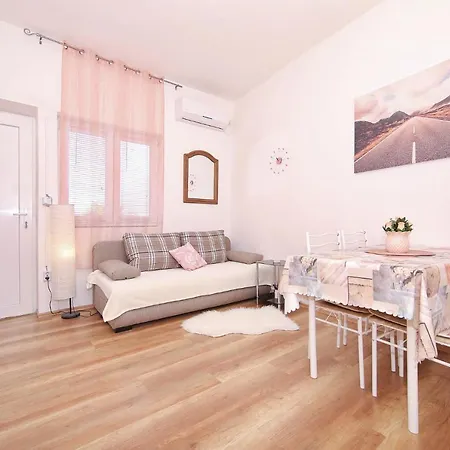 Apartament By The Sea Tkon, Pasman - 8414 *